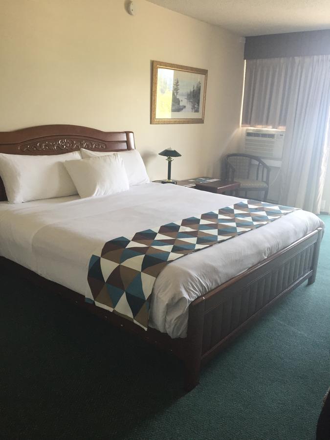 Spring Villa Hotel Harrison Hot Springs Exterior foto