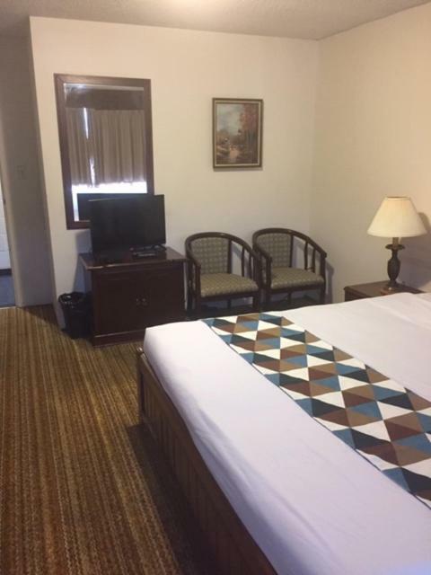 Spring Villa Hotel Harrison Hot Springs Exterior foto